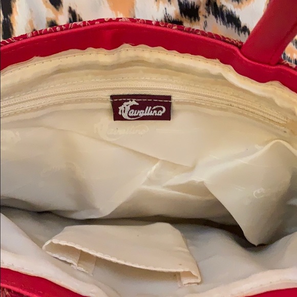 Red satin floral print handbag - Picture 3 of 3